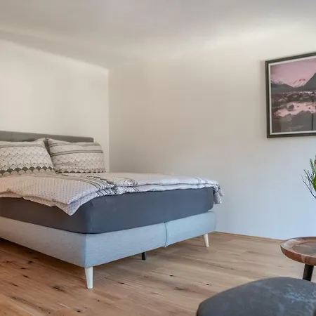 Semesterbostad Traditionell-modernes Haus In Hoetting Innsbruck